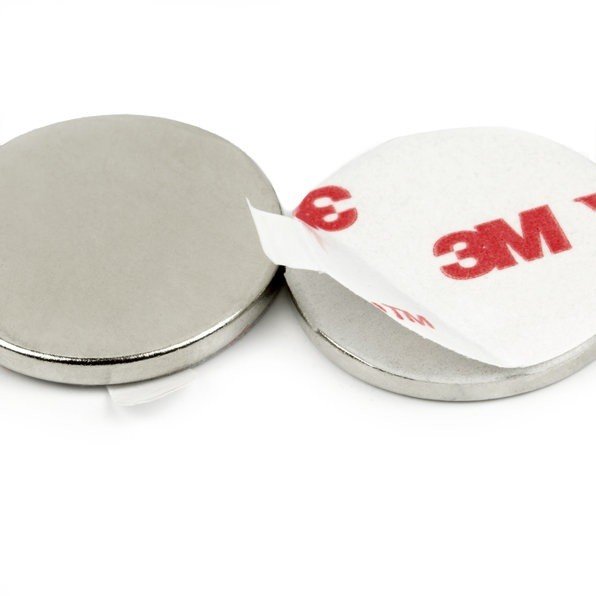 Neodymový magnet kotoučový 20x2 mm samolepící