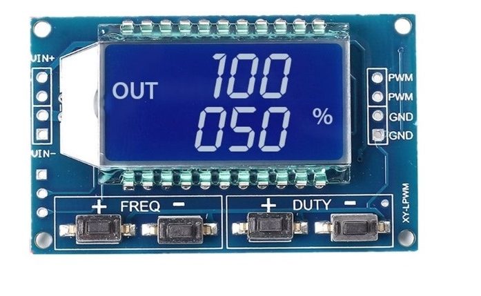 PWM generátor signálu s LCD displejem - nastavitelný